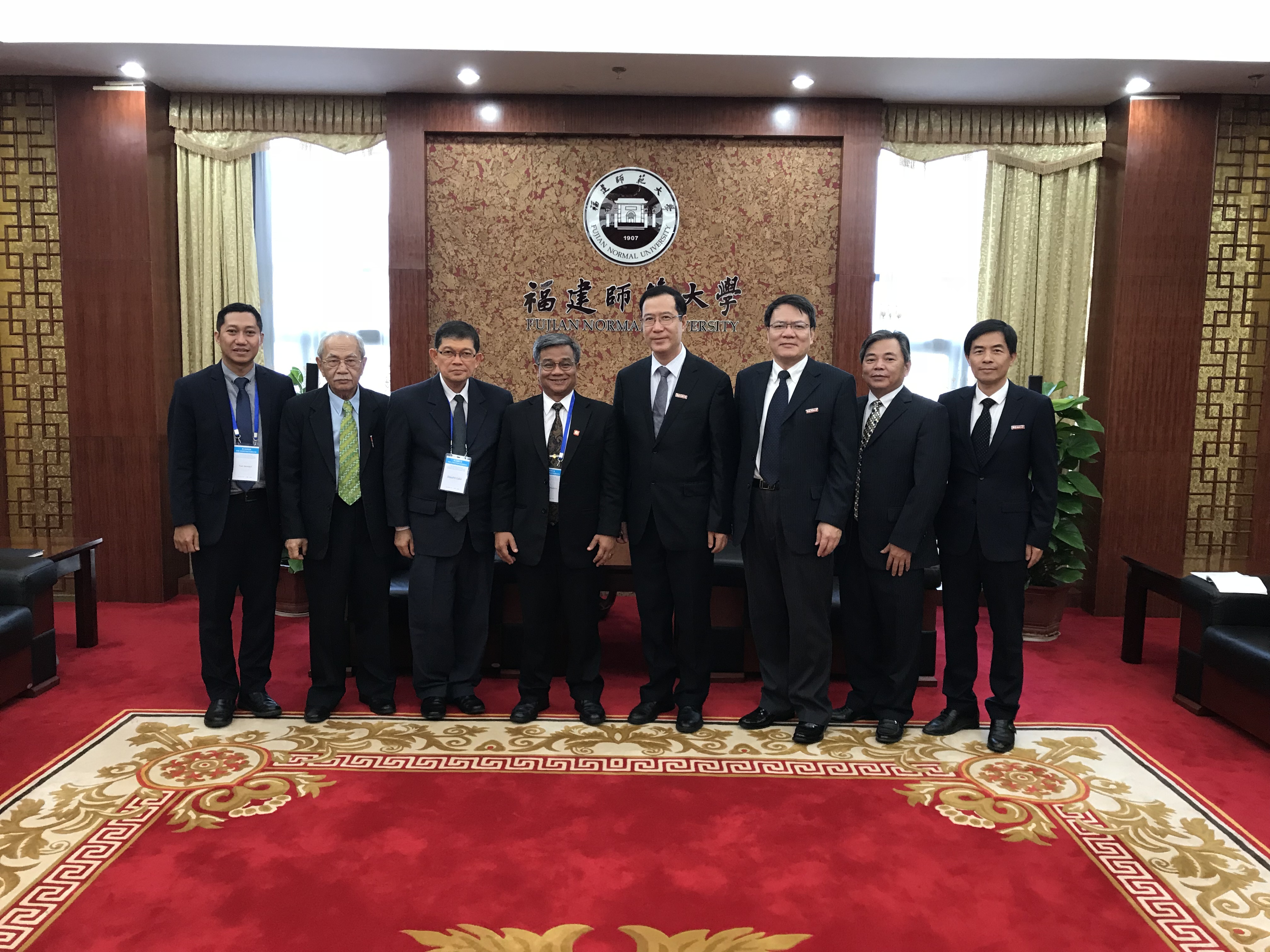 我校召开菲律宾红溪礼示大学孔子学院和印尼阿拉扎