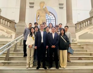 美术学院党委书记张栋、副院长黄...